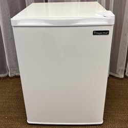 Magic Chef 2.6 cu. ft. Mini Fridge with Freezer in White, ENERGY STAR