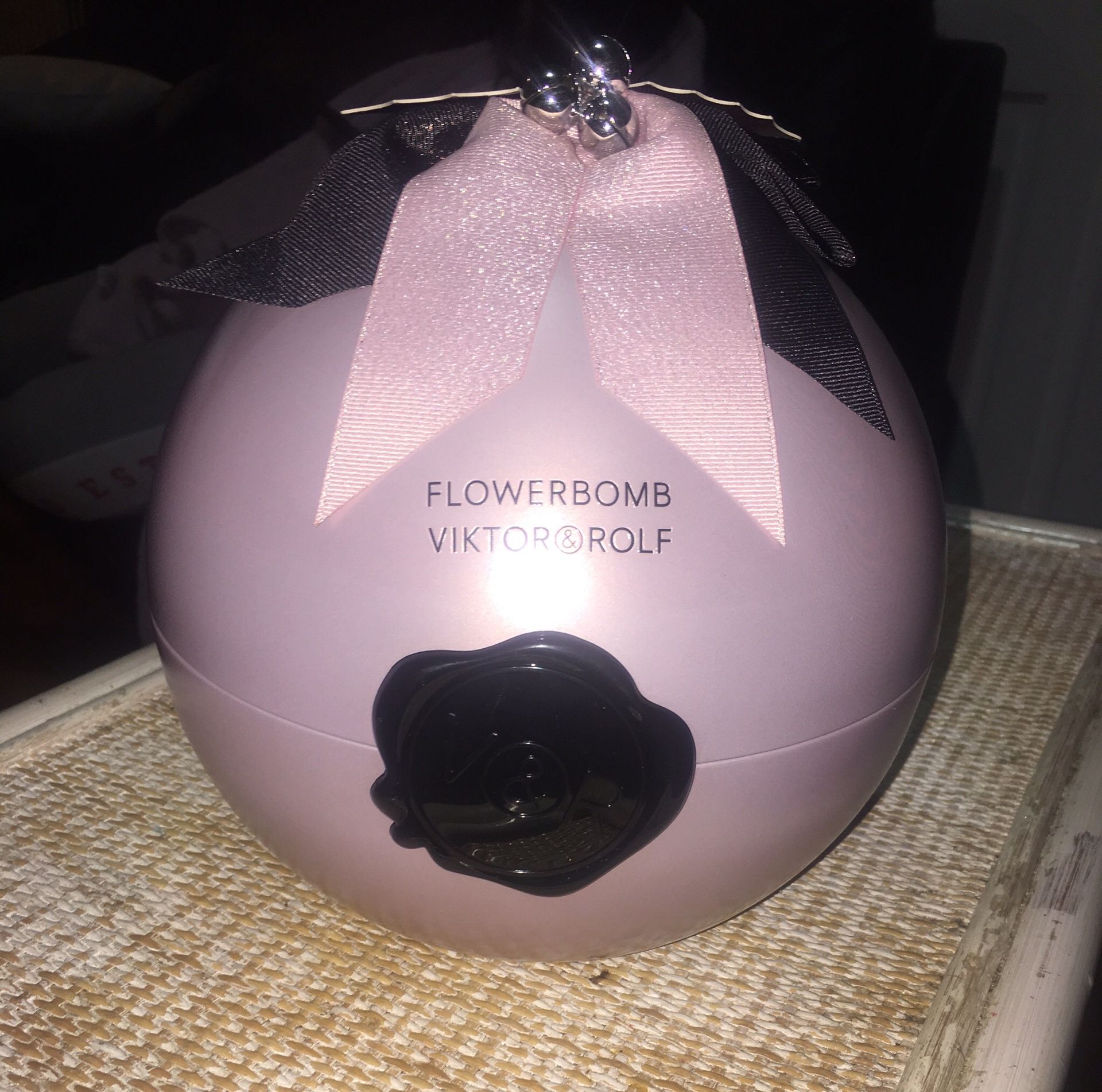 Gift set flowerbomb women perfume smells amazing