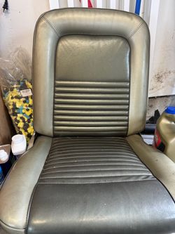 Mustang seat