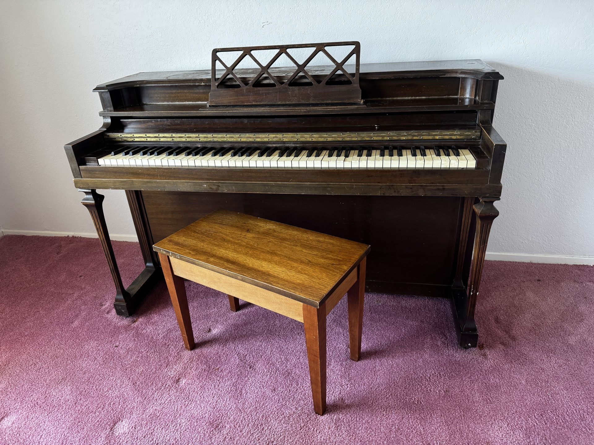 Vintage Winter & Company Spinet Piano with Piano bench