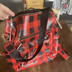 Women's Handbag/purse /Shoulder bag /backpack. Everett Melvin Avenue/Broadway pick up area. Measurements are in the pictures. 