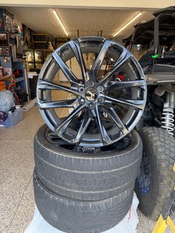 24” black Wheels (x4)
