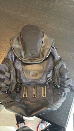 Oakley back pack