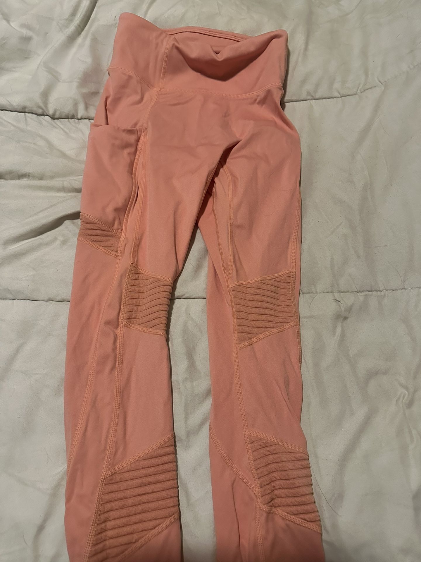 Peach Leggings With Pockets