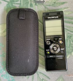 Olympus WS-853 Digital Voice Recorder (Black) W/Case