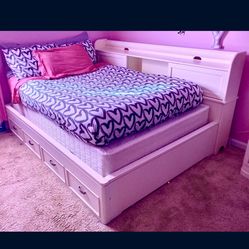 Kids/Teen Full Size Bed With Storage 