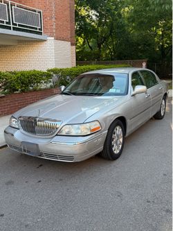 2011 Lincoln Town Car