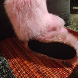 Pink fur Boots