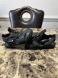 Nike Sandals Size 5C