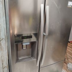 Kenmore Refrigerator 