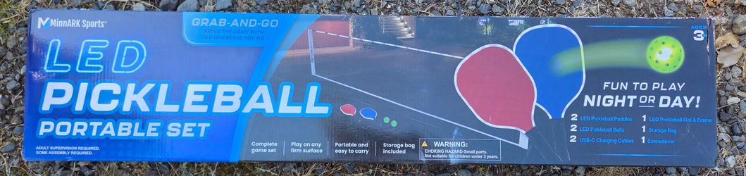 MINNARK LED Pickle ball set - BRAND NEW