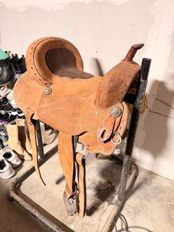 Horse saddle NEW CONDITION