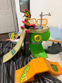 TMNT Teenage Mutant Ninja Turtles Turtle Madness Skate Park Almost complete