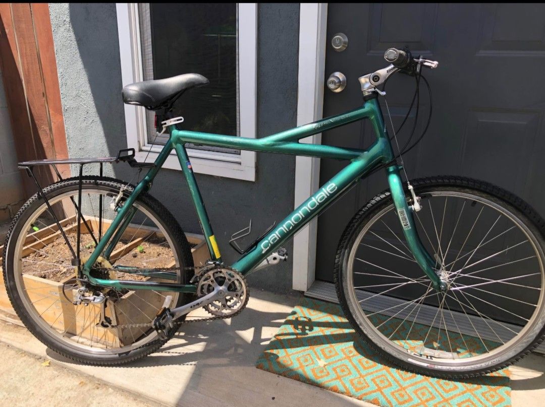Cannondale v500 Bicycle