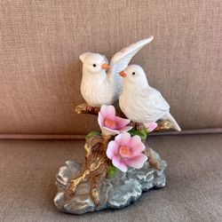  Double Dove with pink flowers sculpture