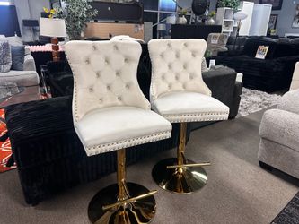 Stunning cream barstools! $160 🧡✨