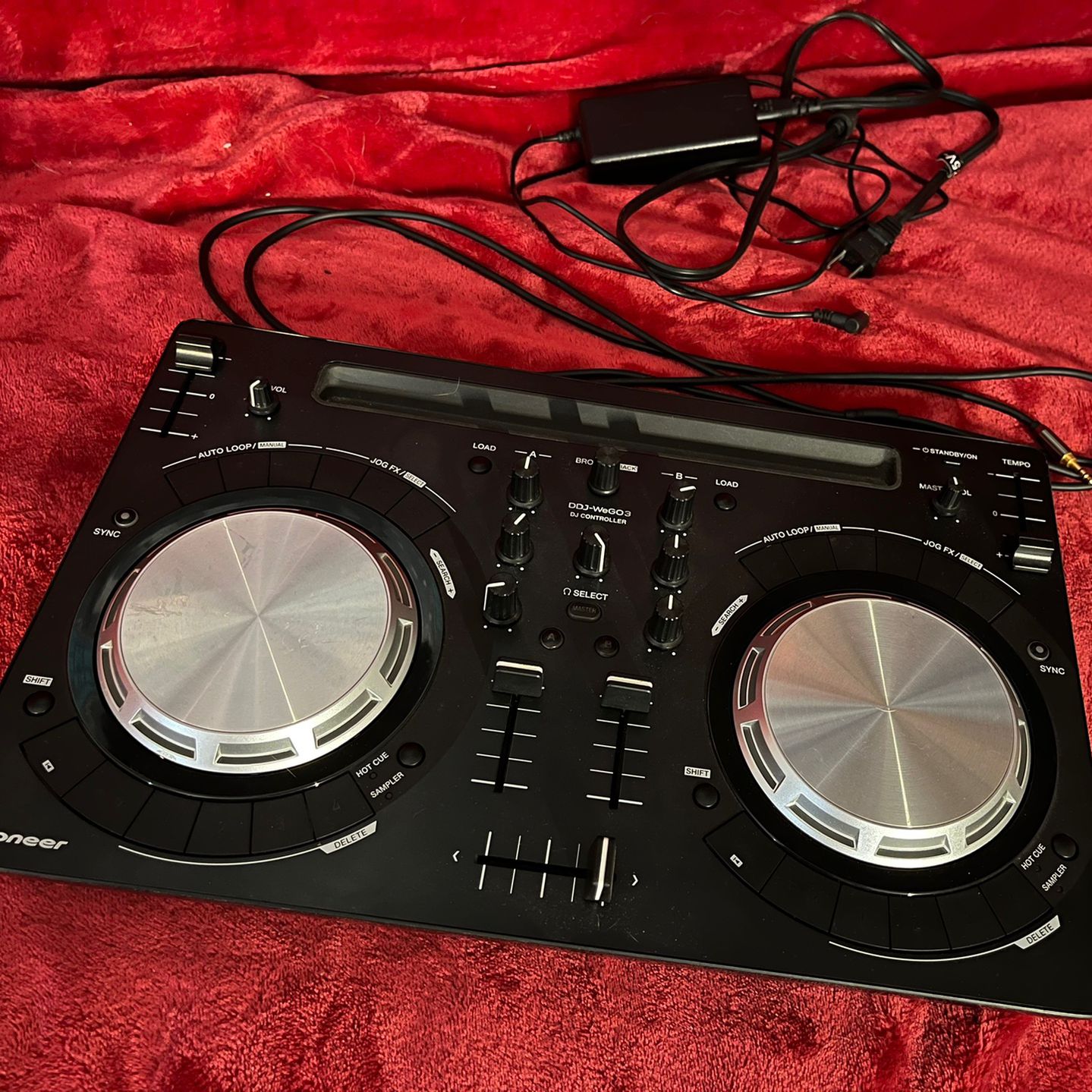 Pioneer DDJ-WEGO3-K BLACK Compact DJ Dual Neck Controller for Sale
