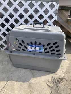 Classic PETCO Classic Kennel for Dogs 500 series 28"L 20"W 21.5"H inches