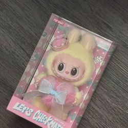 Queen Labubu 
