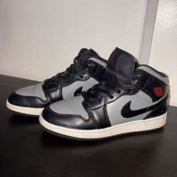 Air Jordan 1 mid GS "Shadow Red" 554725-096 Black particle Grey Gym Youth 6.5Y
