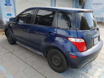 2004 Toyota scion