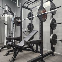 ➕️COMPLETE POWER RACK PACKAGE. RACK, ADJUSTABLE BENCH, ADVANCE OLYMPIC BARBELL, FULL SET OF BUMPER PLATES ( BRAND NEW IN THE BOX  )