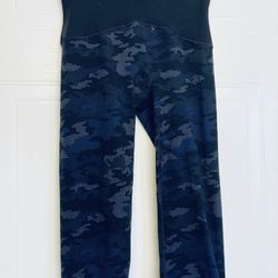 Spanx Booty Boost Active Cropped Compression Leggings Small Blue Digital Camo