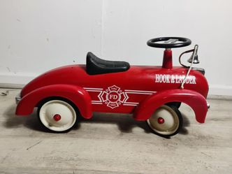 Hook  and ledder car