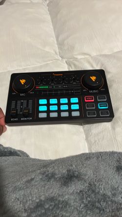 Soundboard you can use for gaming or podcast works perfectly fine missing one cable comes with microphone Soundboard you can use for gaming or podcast