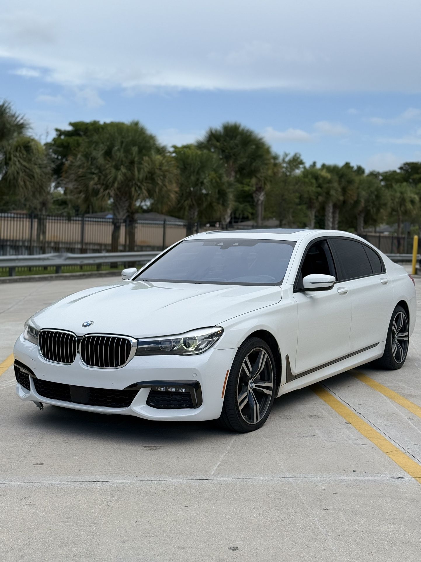 2016 BMW 740i