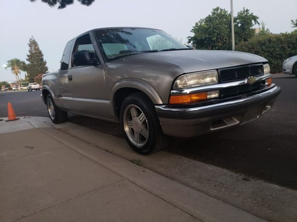 1998 GMC sonoma v6 for Sale in Modesto, CA - OfferUp