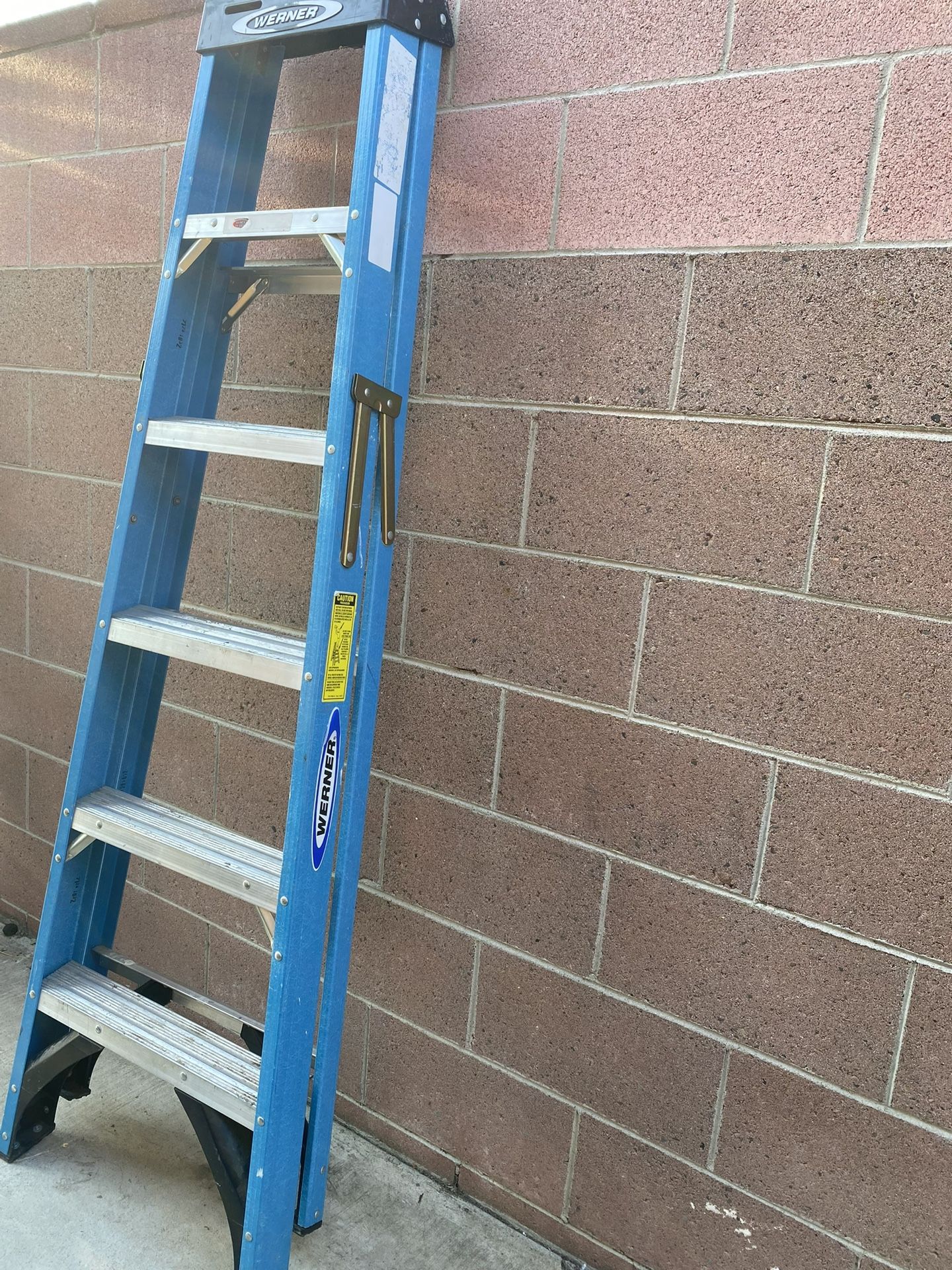 Werner Ladder 🪜 6 Ft. Tall