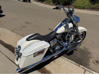 2014 Harley Davidson Dyna Switchback Morocco Gold great low mileage