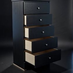 CHEST of drawers for Bedroom 5 drawers Gray with drawer knobs new sealed Pick up can deliver. 