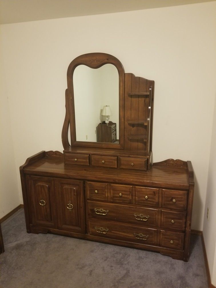 5 Piece Bedroom Set