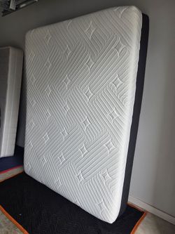 Like New Memoryfoam Queen Mattress