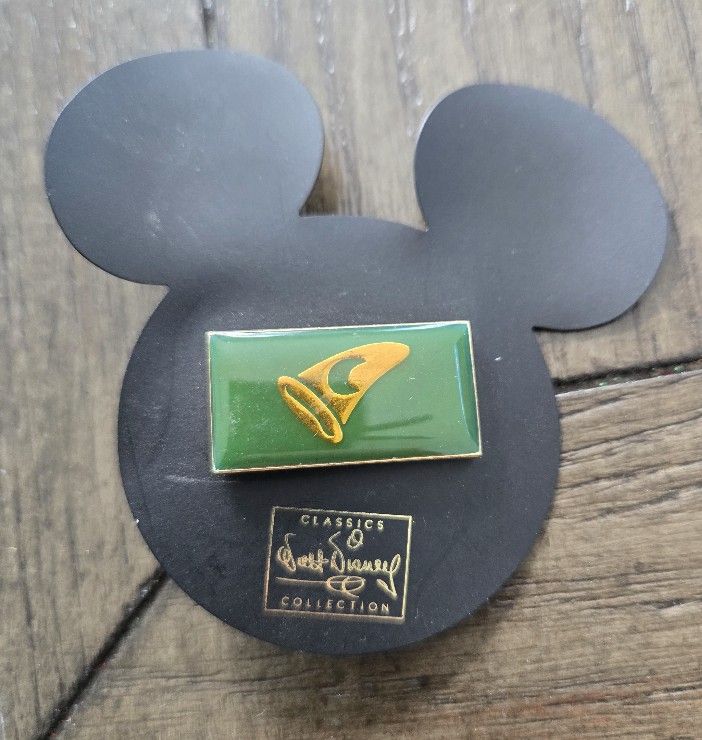 Walt Disney Classic Colletion Cloisonne Pin