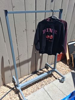 Heavy duty clothing rack