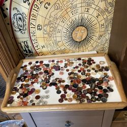 - [ ] Vintage Sewing Supplies Lot: Buttons, (+.~ 300)