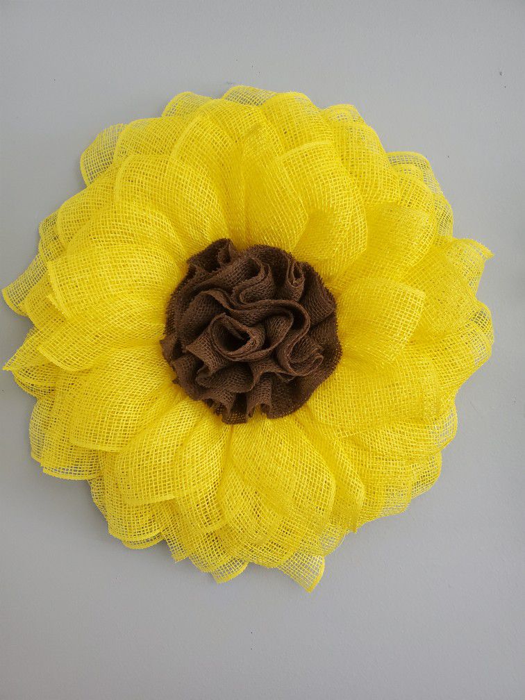 Handcrafted Poly Burlap Sunflower Wreath