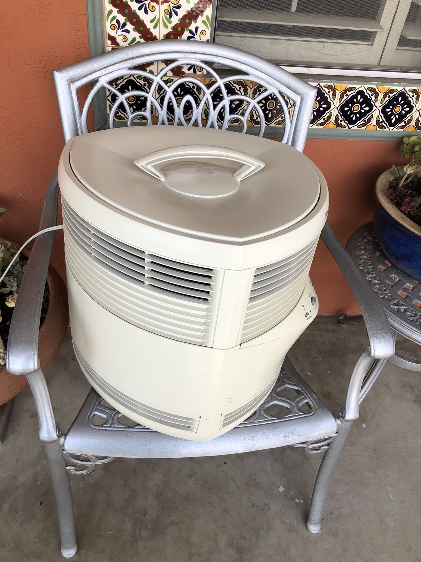 Like New Honeywell Permanent True HEPA SilentComfort Air Purifier 18155 energy star certified Retail Price $250