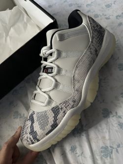 Jordan 11 Low lightbone