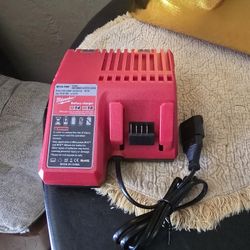 Milwaukee Battery Charger
