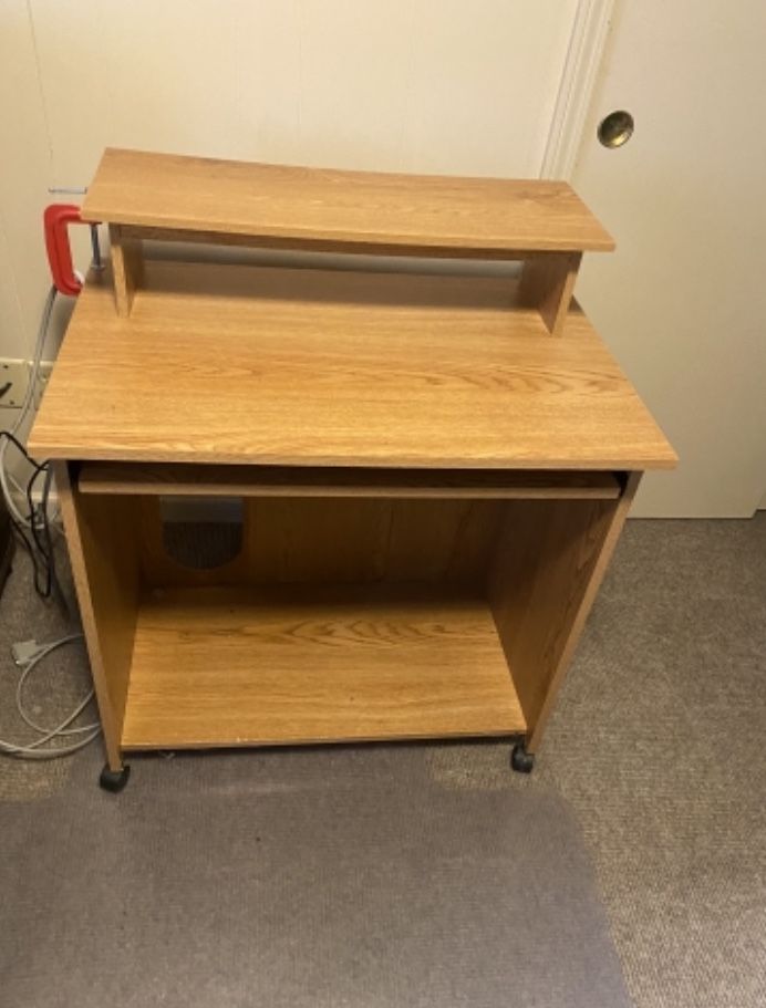 Desk for Sale in Lake Zurich, IL OfferUp