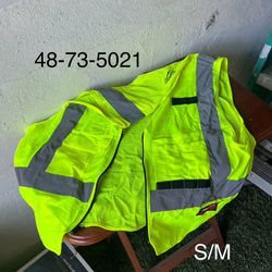 Milwaukee Small/Medium Yellow Class 2 High Visibility Safety Vest with 10 Pockets 48-73-5021
