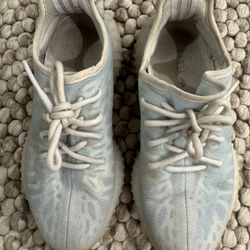 Adidas Yeezy Size 5 Men