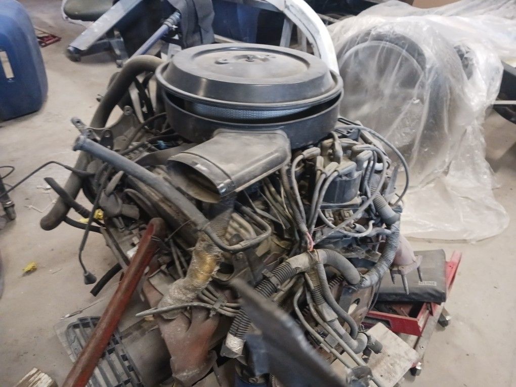 5.7 Chevy Engine for Sale in Bakersfield, CA - OfferUp