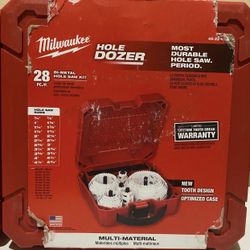 Milwaukee Hole dozer