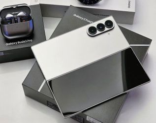 Galaxy Z FOLD 7 (UNLOCKED ) $33 DOWN