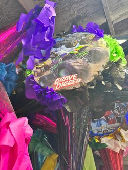Grave digger monster jam tambor star pinata